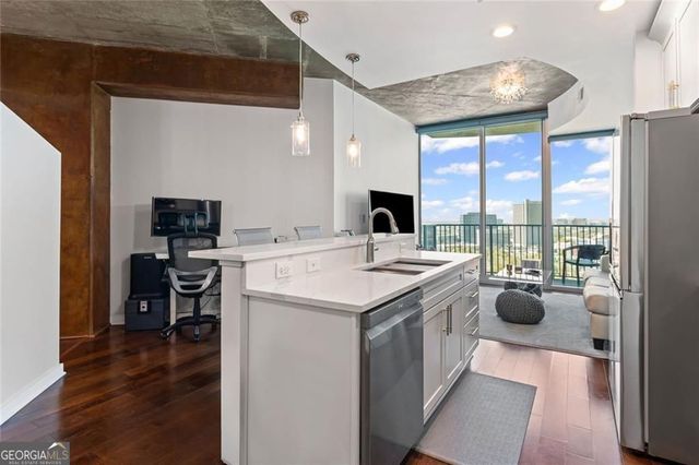 400 W Peachtree Street NW 2403, Atlanta, GA 30308