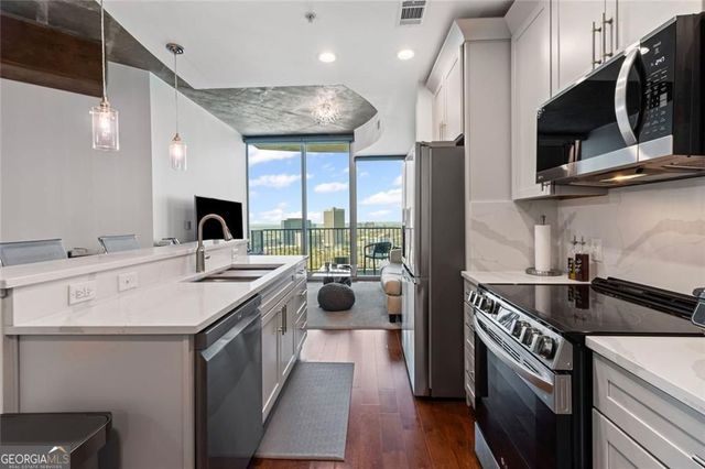 400 W Peachtree Street NW 2403, Atlanta, GA 30308