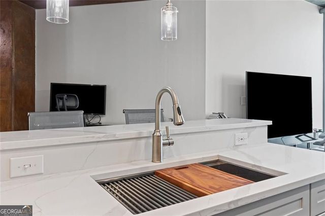 400 W Peachtree Street NW 2403, Atlanta, GA 30308