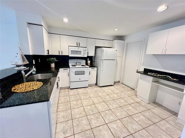 1387 Barcelona Way 326, Weston, FL 33327