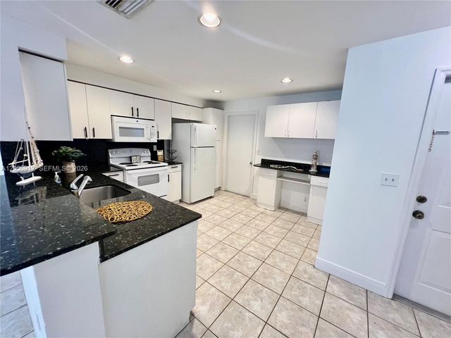 1387 Barcelona Way 326, Weston, FL 33327