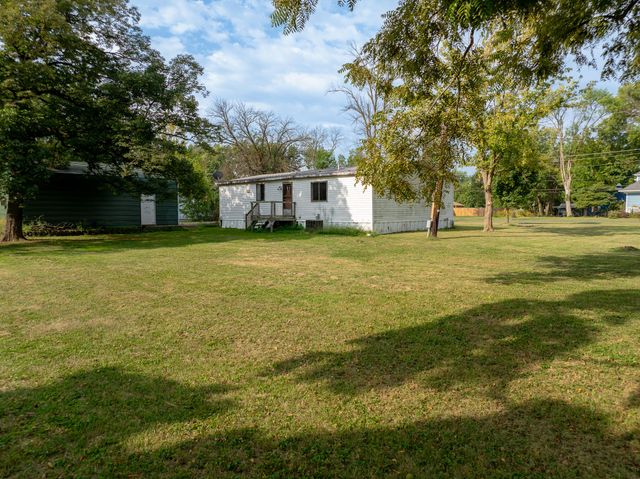 400 S OGDEN ST, Sturgeon, MO 65284