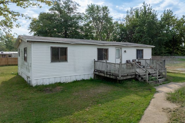 400 S OGDEN ST, Sturgeon, MO 65284