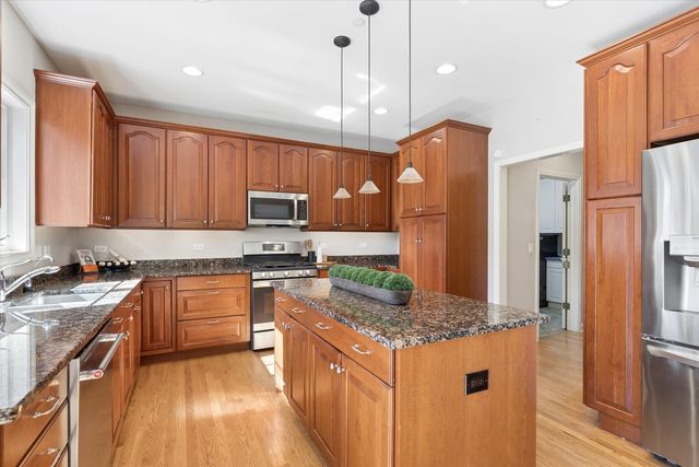 3808 Muirwood Court, Long Grove, IL 60047