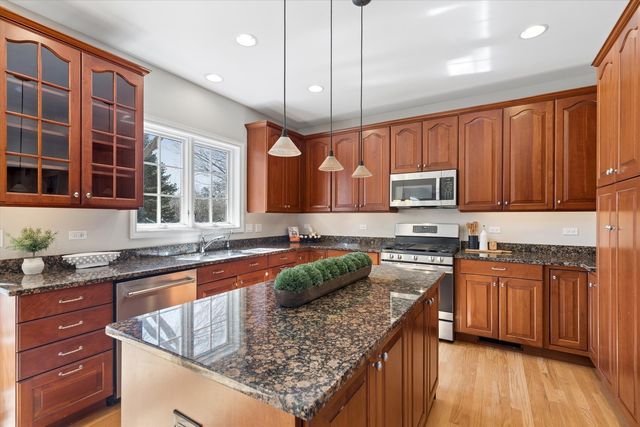 3808 Muirwood Court, Long Grove, IL 60047