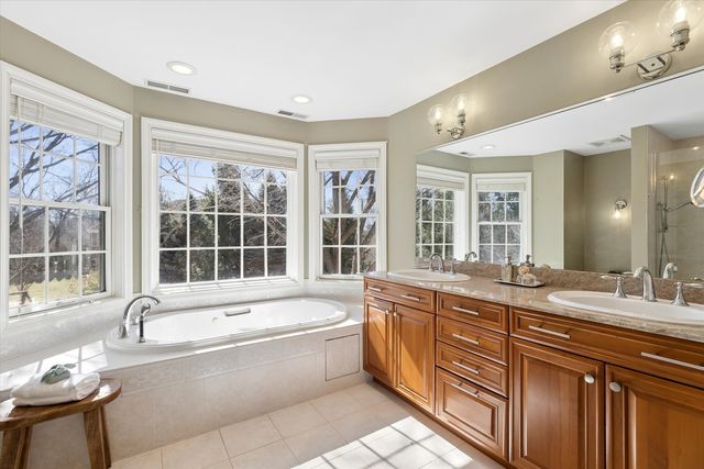 3808 Muirwood Court, Long Grove, IL 60047