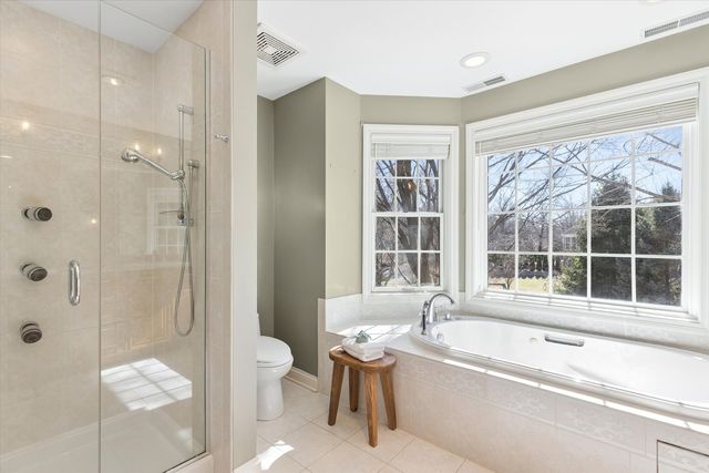 3808 Muirwood Court, Long Grove, IL 60047