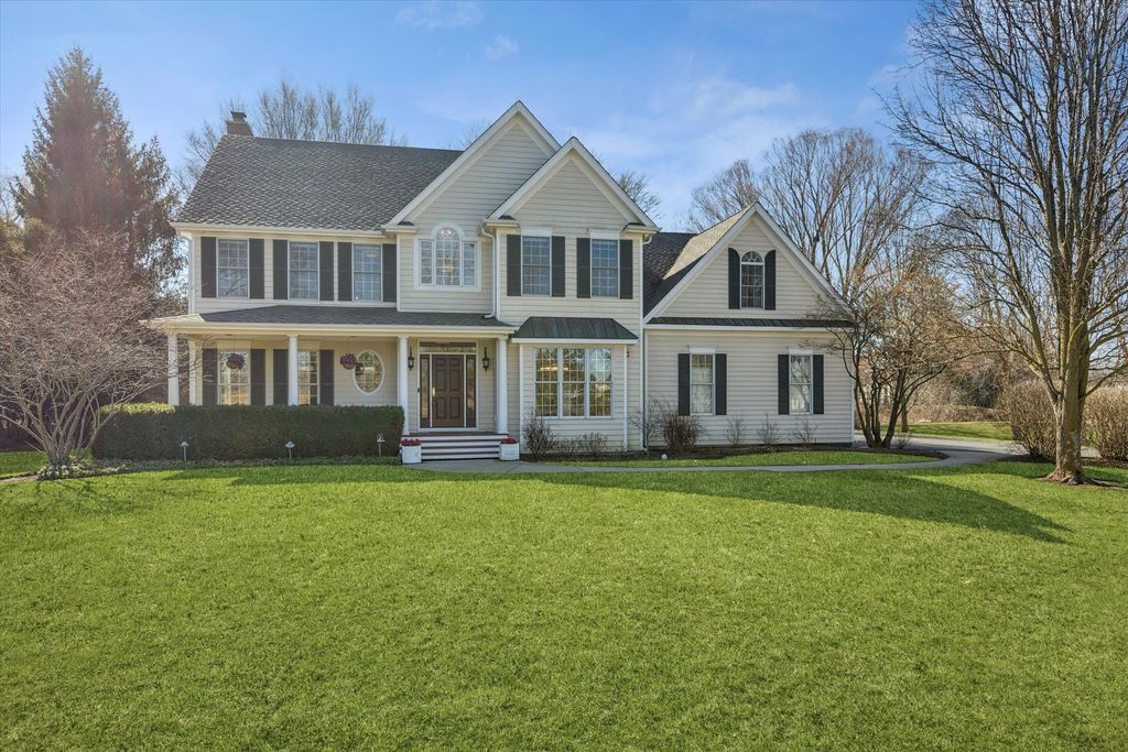 3808 Muirwood Court, Long Grove, IL 60047