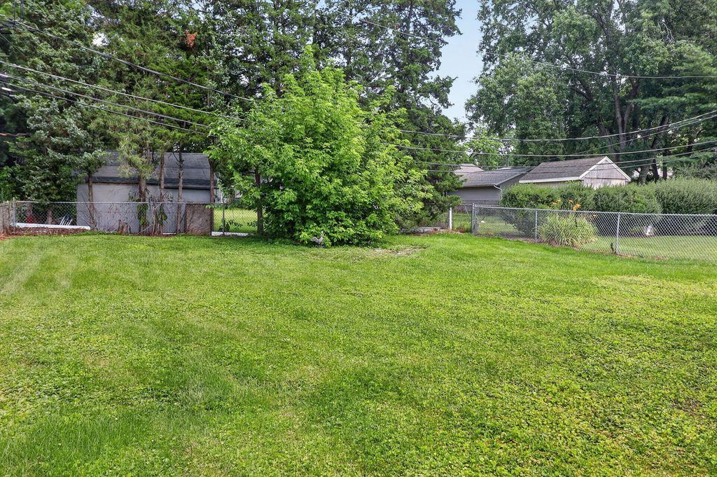 123 S Ellyn Avenue, Glen Ellyn, IL 60137 — photo 3
