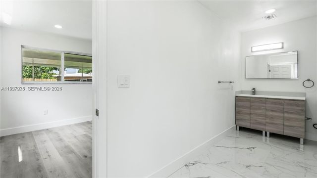 2301 NW 191st St, Miami Gardens, FL 33056