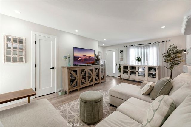 2603 Delaware Street A, Huntington Beach, CA 92648