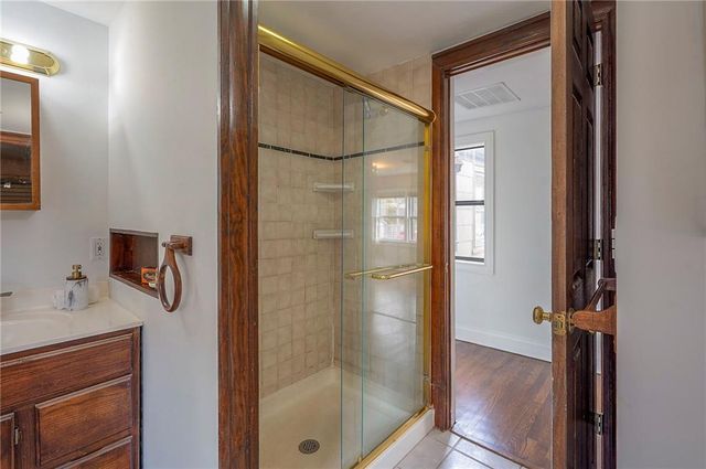 801 Valentine Road, Kansas City, MO 64111