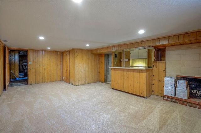 801 Valentine Road, Kansas City, MO 64111