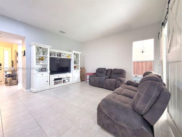 366 NE 19th Ave, Homestead, FL 33033