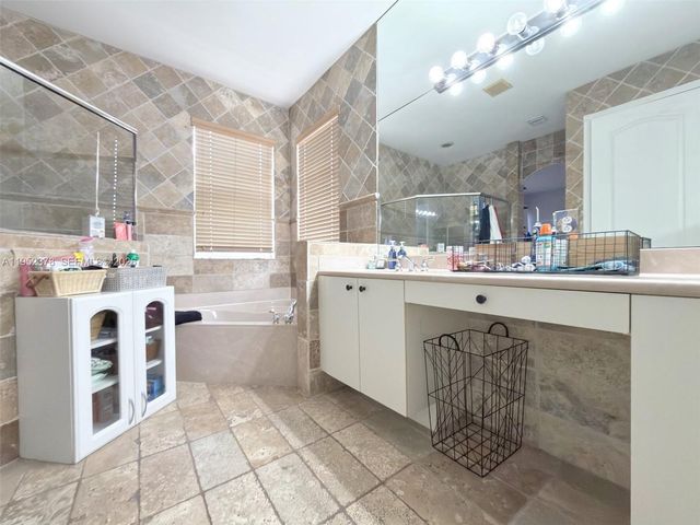 366 NE 19th Ave, Homestead, FL 33033