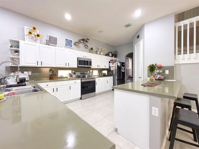 366 NE 19th Ave, Homestead, FL 33033