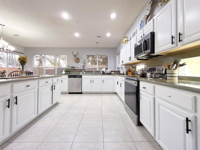 366 NE 19th Ave, Homestead, FL 33033