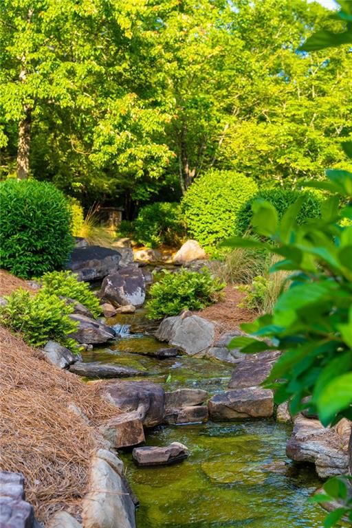 Image 104 of property listing at 550 Blue Heron Way, Milton, GA 30004