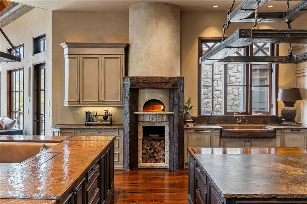 Image 21 of property listing at 550 Blue Heron Way, Milton, GA 30004