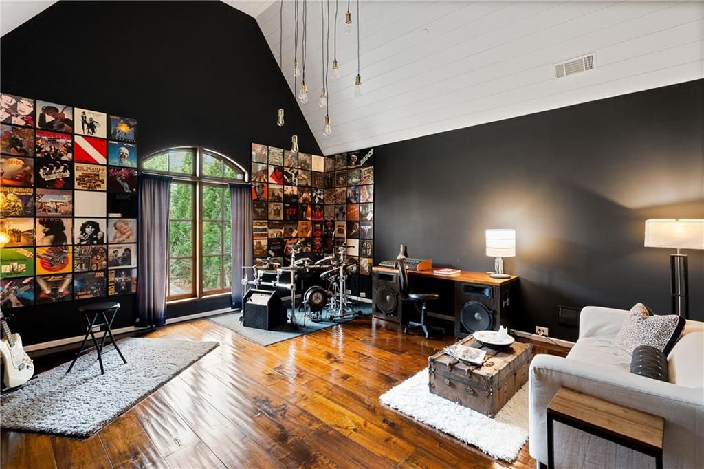 Image 67 of property listing at 550 Blue Heron Way, Milton, GA 30004
