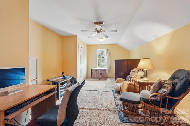 3429 Turtle Cross Lane, Charlotte, NC 28269