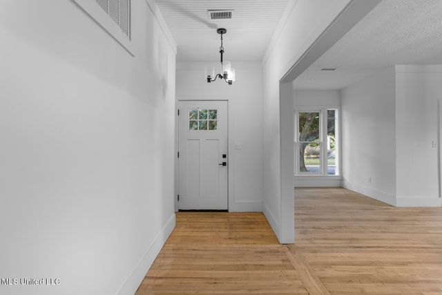 501 Palestine Street, Raymond, MS 39154