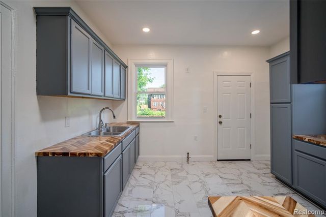 708 Webb Street, Detroit, MI 48202