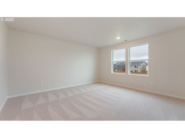 4953 Marr Ave Ne, Salem, OR 97301