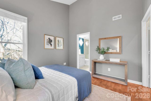 300 S Cedar Street 2, Charlotte, NC 28202