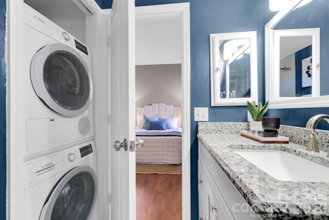 300 S Cedar Street 2, Charlotte, NC 28202