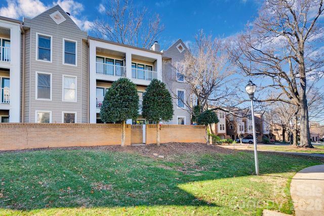 300 S Cedar Street 2, Charlotte, NC 28202