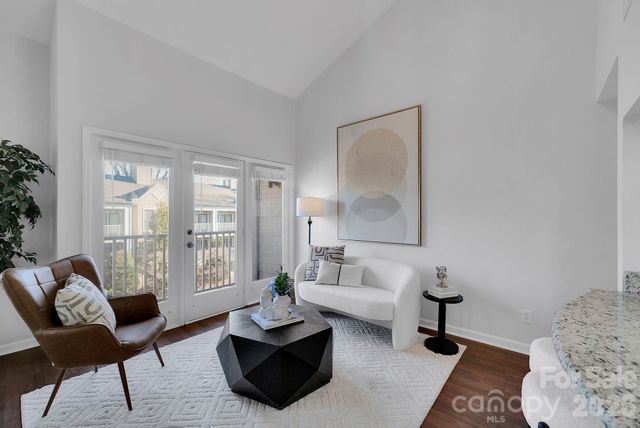 300 S Cedar Street 2, Charlotte, NC 28202