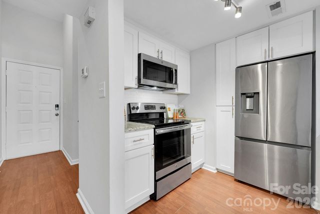 300 S Cedar Street 2, Charlotte, NC 28202