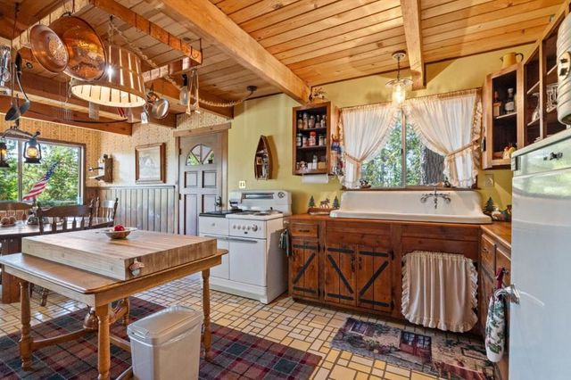 29380 Lassen Drive, Cold Springs, CA 95335