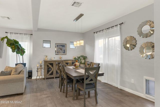 571 S Courts Redford Drive, Vail, AZ 85641