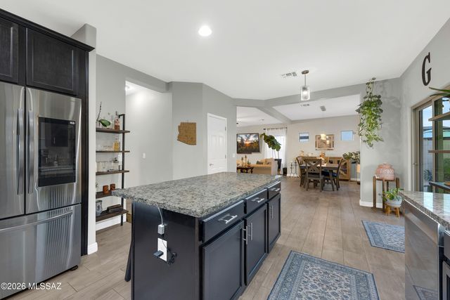 571 S Courts Redford Drive, Vail, AZ 85641