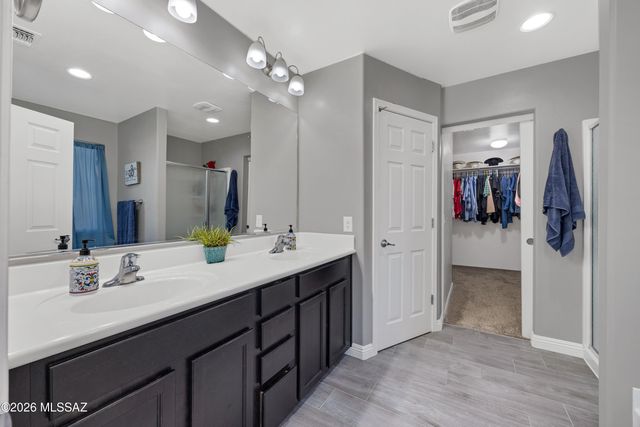 571 S Courts Redford Drive, Vail, AZ 85641