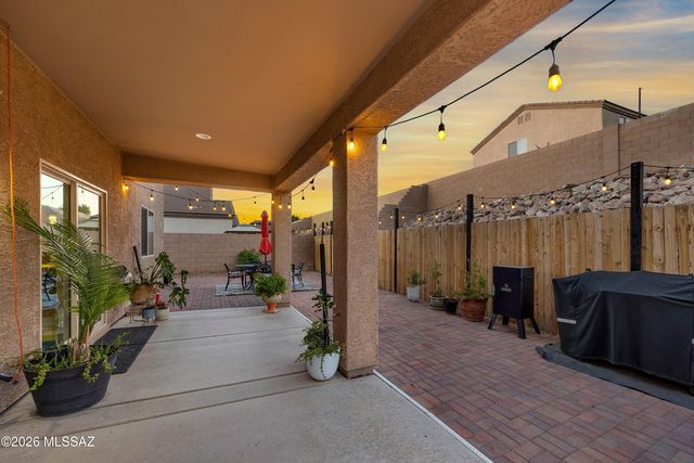 571 S Courts Redford Drive, Vail, AZ 85641