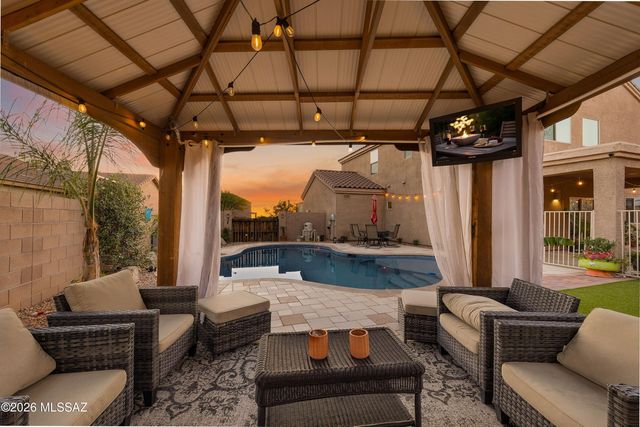 571 S Courts Redford Drive, Vail, AZ 85641