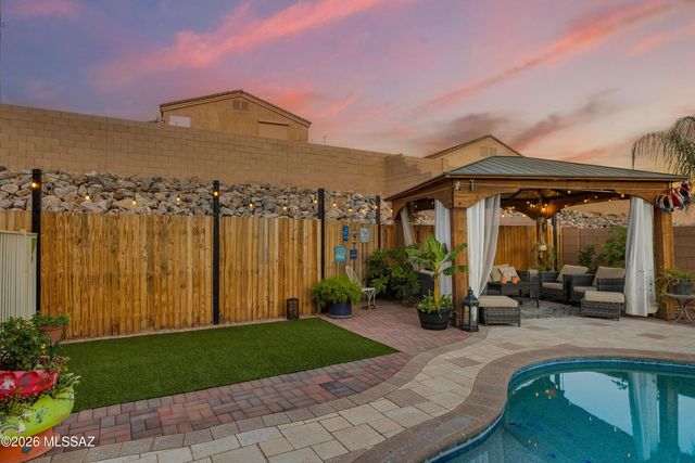 571 S Courts Redford Drive, Vail, AZ 85641