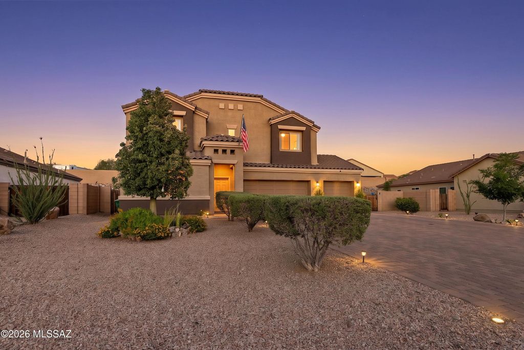 571 S Courts Redford Drive, Vail, AZ 85641