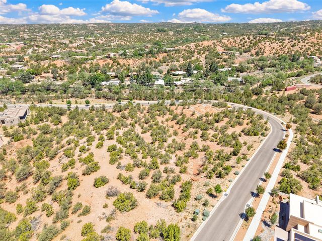541 Calle Mirasol, Santa Fe, NM 87501