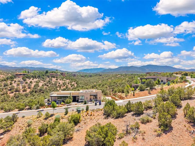 541 Calle Mirasol, Santa Fe, NM 87501