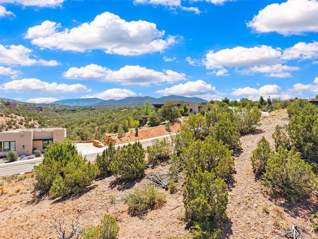 541 Calle Mirasol, Santa Fe, NM 87501