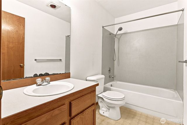 5210 30th Avenue S, Seattle, WA 98108