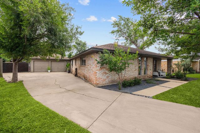 5702 Hoover Street, Houston, TX 77092