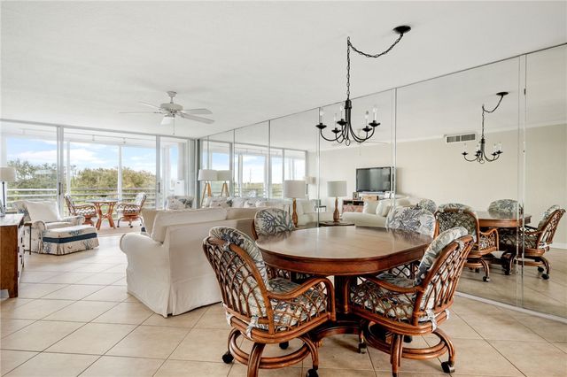 935 E Causeway Boulevard 401, Vero Beach, FL 32963