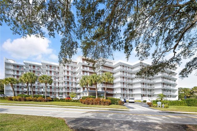 935 E Causeway Boulevard 401, Vero Beach, FL 32963