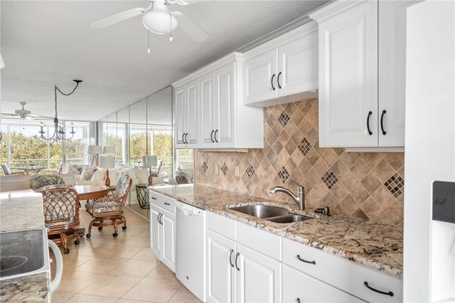 935 E Causeway Boulevard 401, Vero Beach, FL 32963