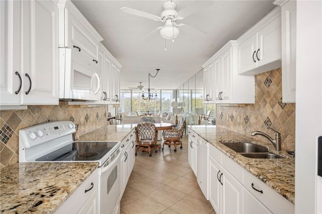 935 E Causeway Boulevard 401, Vero Beach, FL 32963